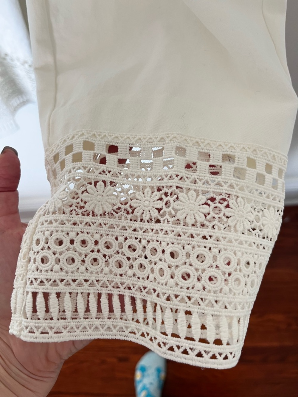 Laura Petites White Lace Hem Cropped Pants Sz 16P | The Boys Wardrobe - Picture 5 of 9